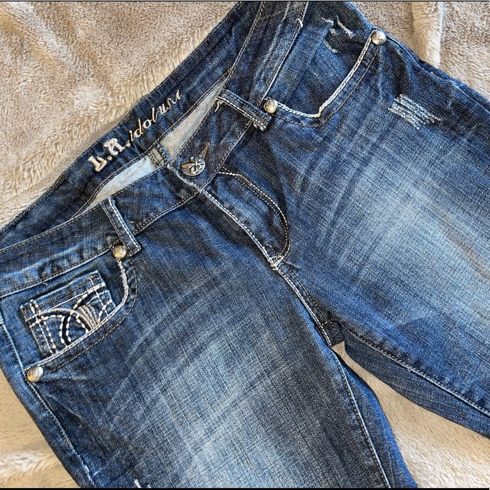 LA Idol Distressed Cropped Jeans